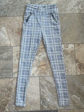 Gray Plaid High-Waist Leggings with Zip Pockets